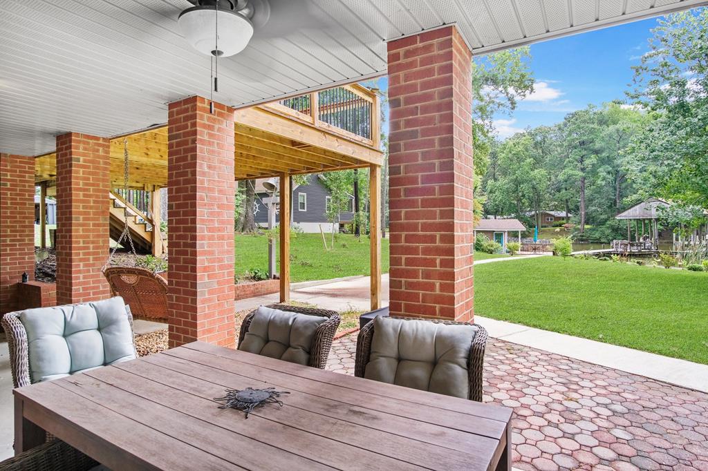310 Locksley Lane