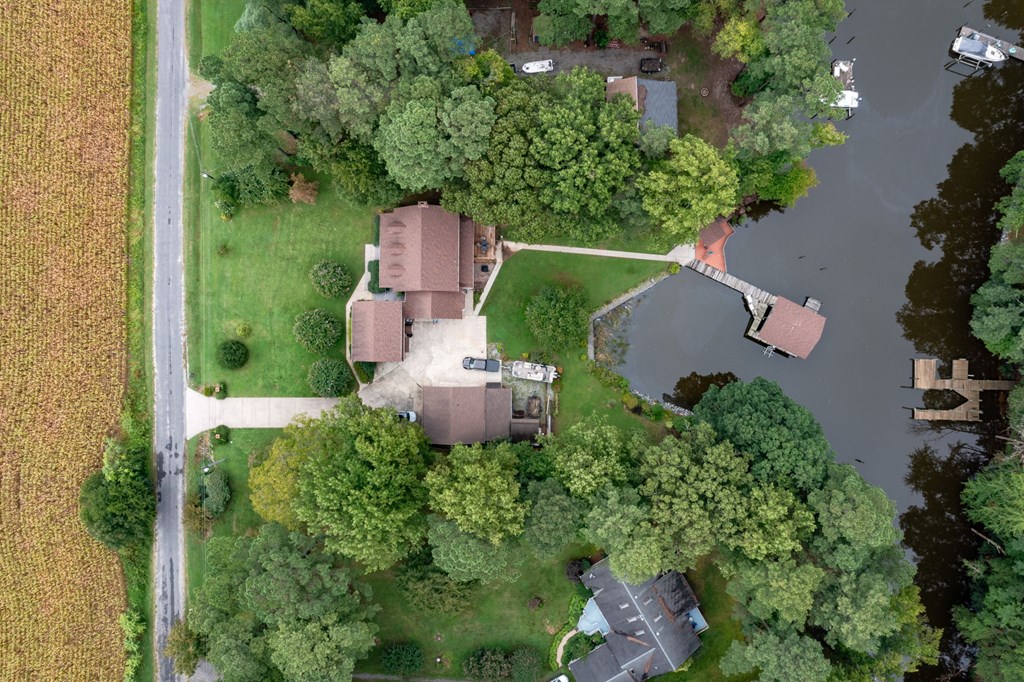 310 Locksley Lane