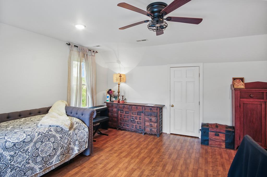 310 Locksley Lane