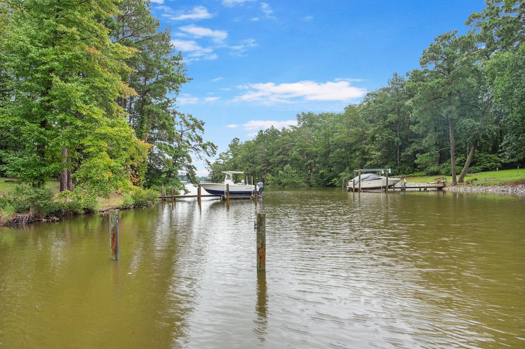 310 Locksley Lane