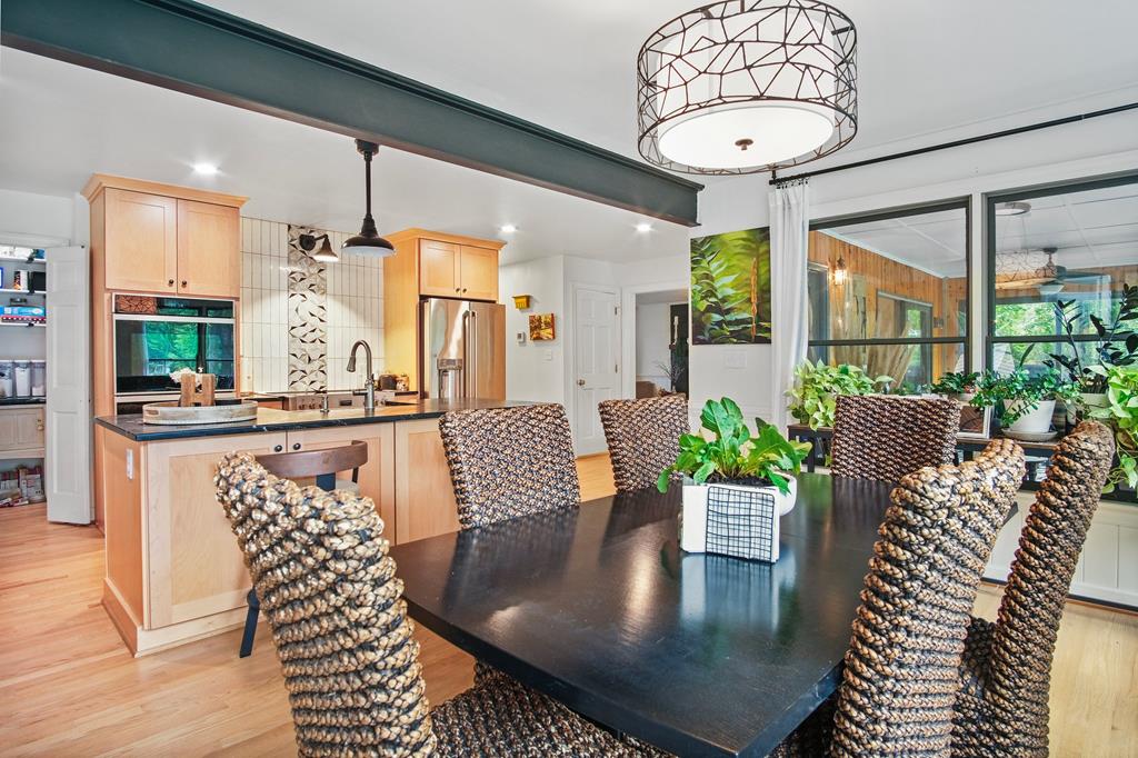 310 Locksley Lane