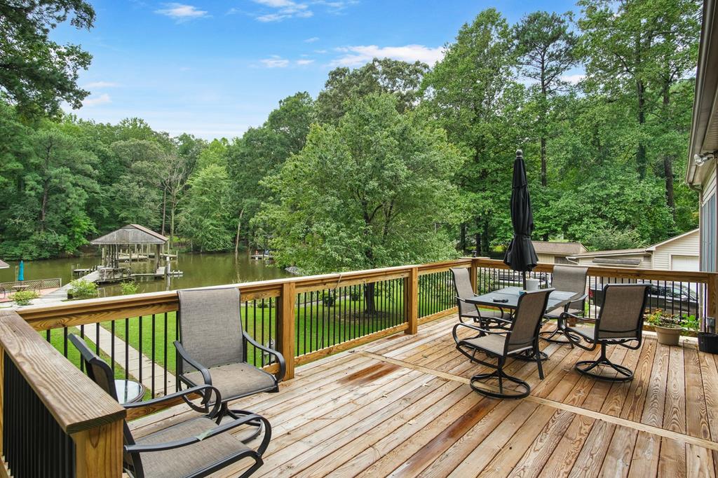 310 Locksley Lane