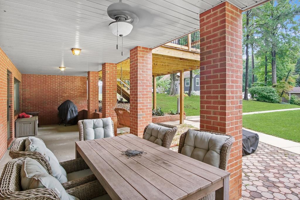 310 Locksley Lane