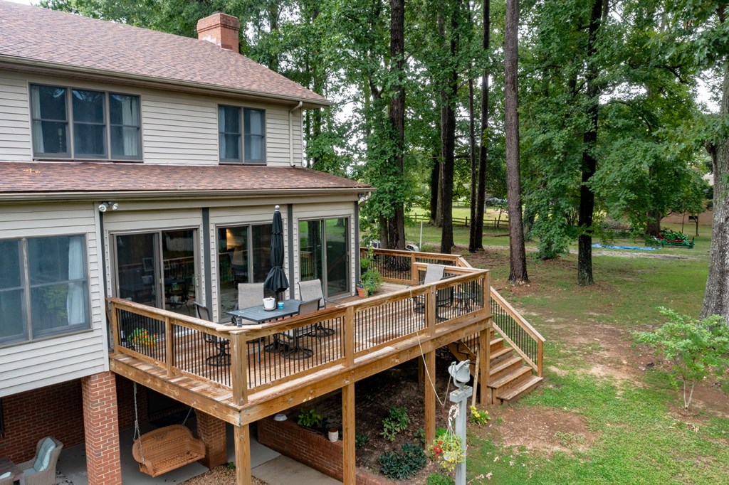 310 Locksley Lane