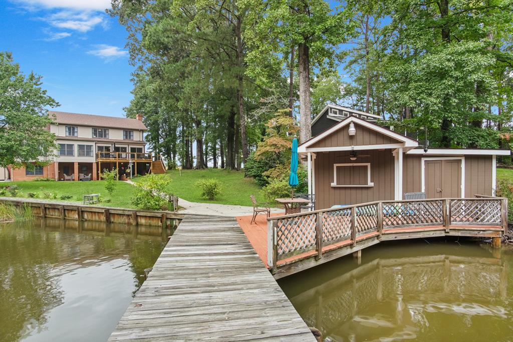310 Locksley Lane