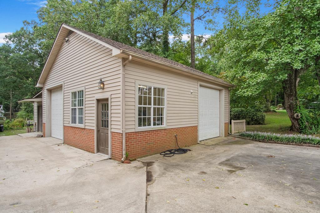 310 Locksley Lane