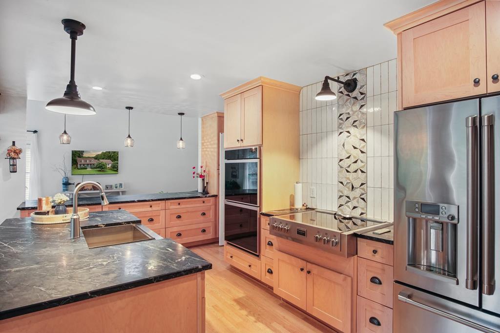 310 Locksley Lane