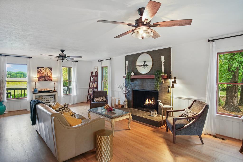 310 Locksley Lane