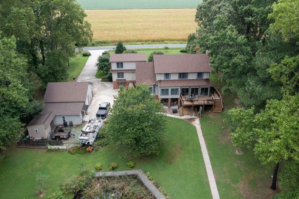 310 Locksley Lane