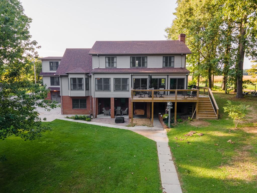 310 Locksley Lane