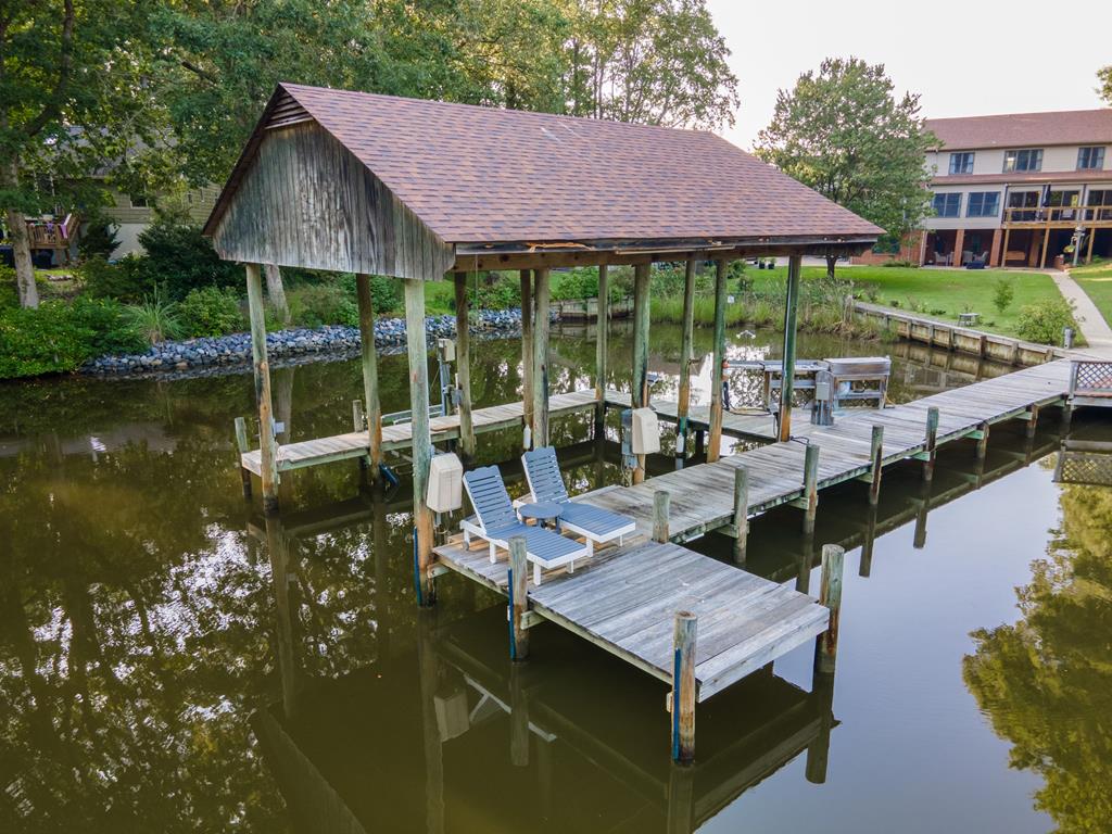 310 Locksley Lane