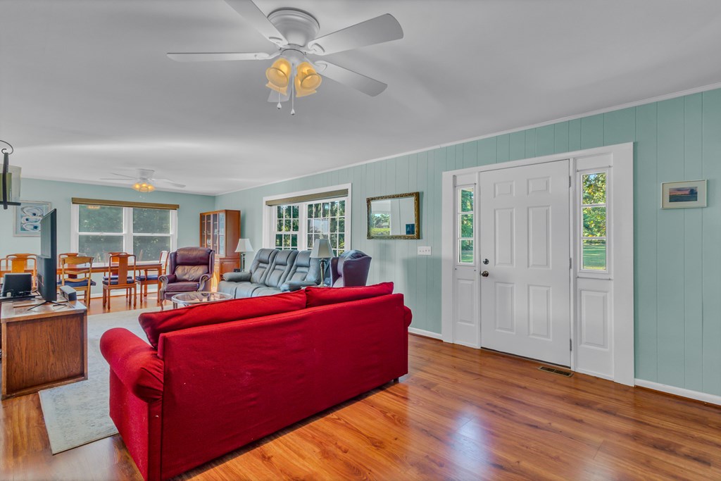433 Old Farm Lane Road