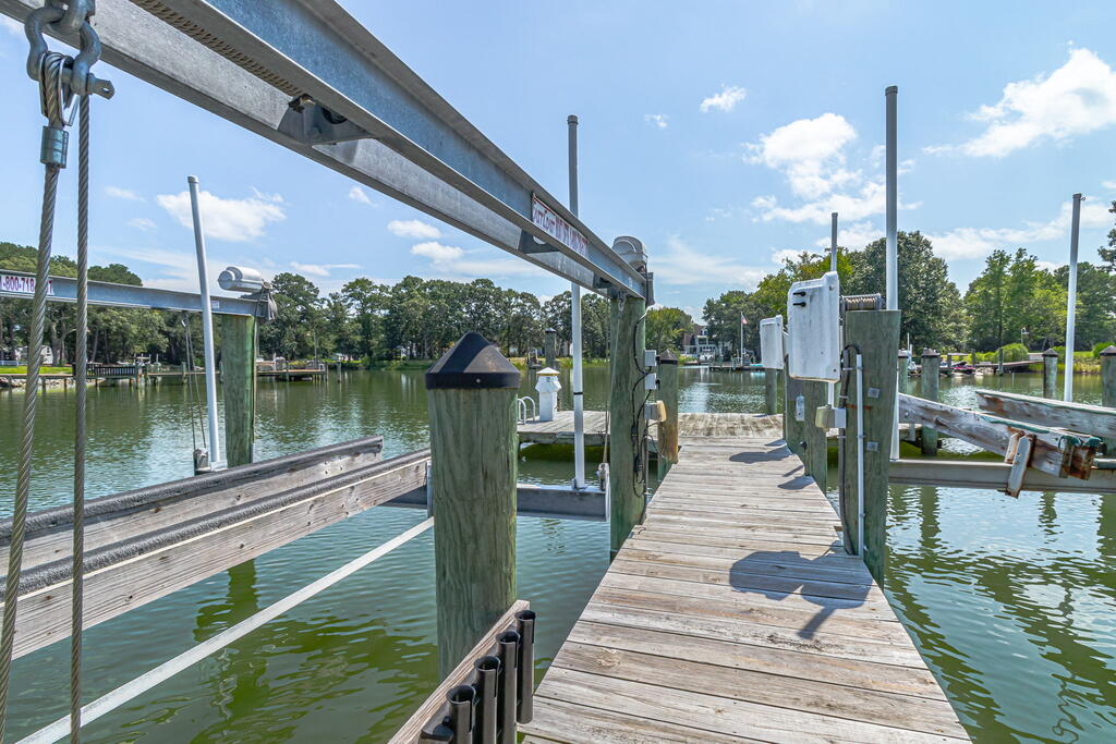 310 Old Point Rd