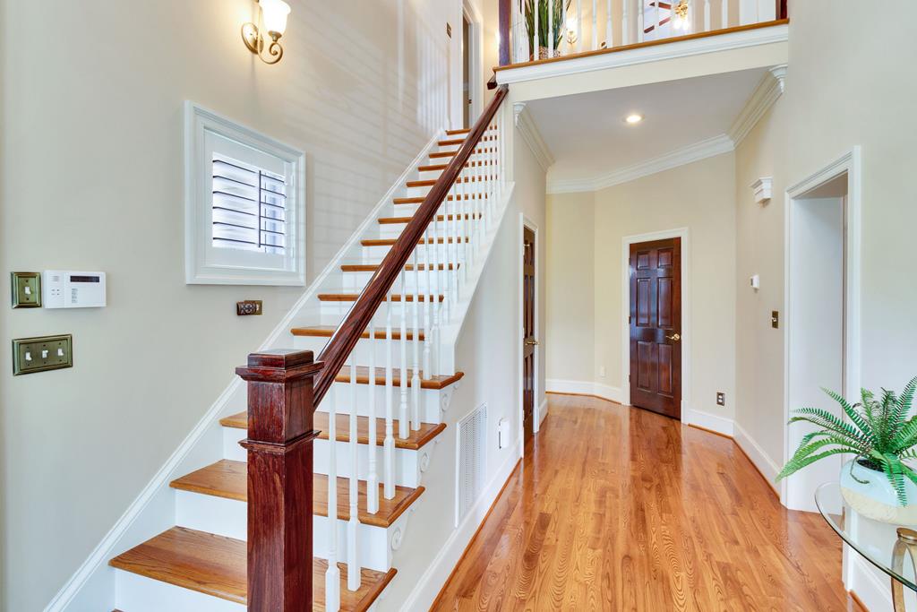 310 Old Point Rd