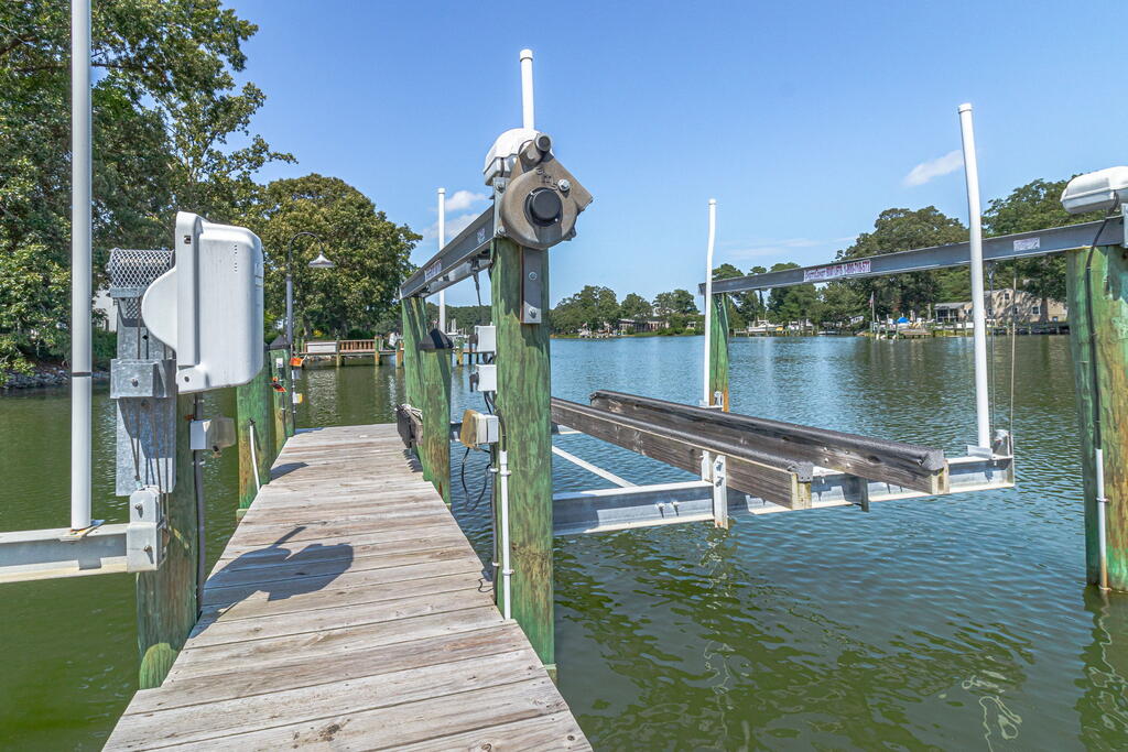 310 Old Point Rd
