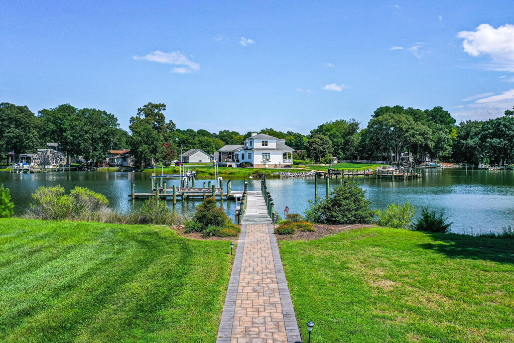 310 Old Point Rd