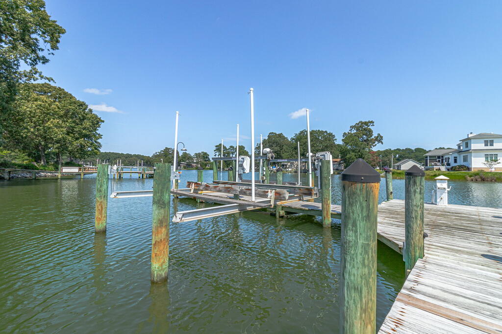 310 Old Point Rd