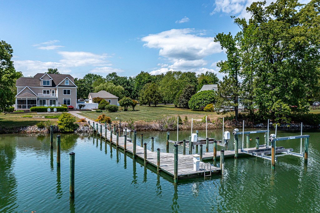 310 Old Point Rd