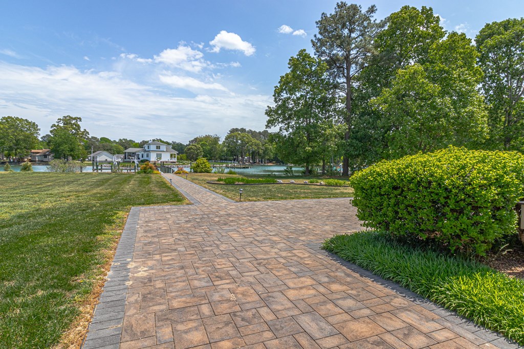 310 Old Point Rd