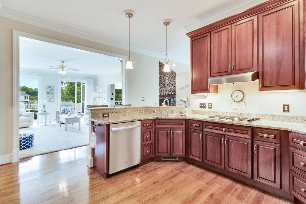 310 Old Point Rd