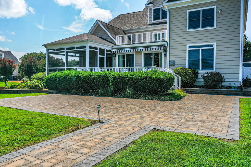 310 Old Point Rd