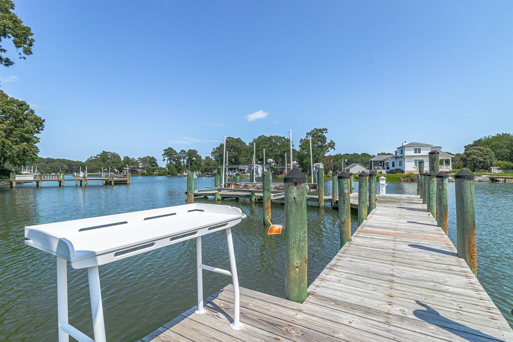 310 Old Point Rd