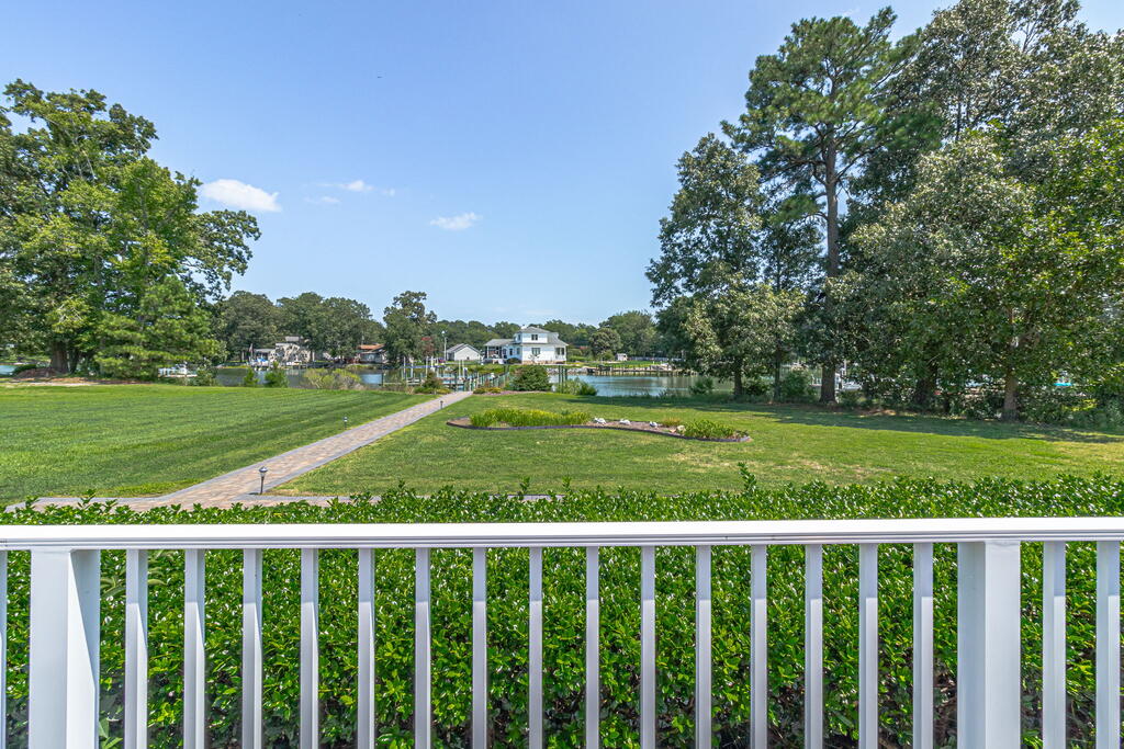 310 Old Point Rd