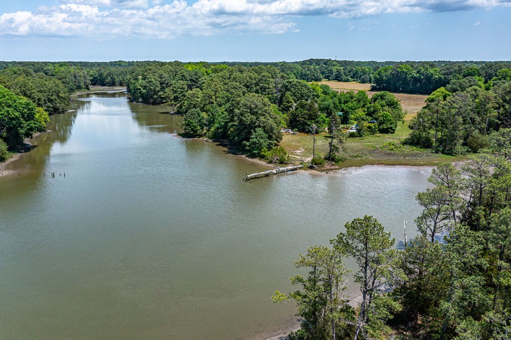 1439 North River Road