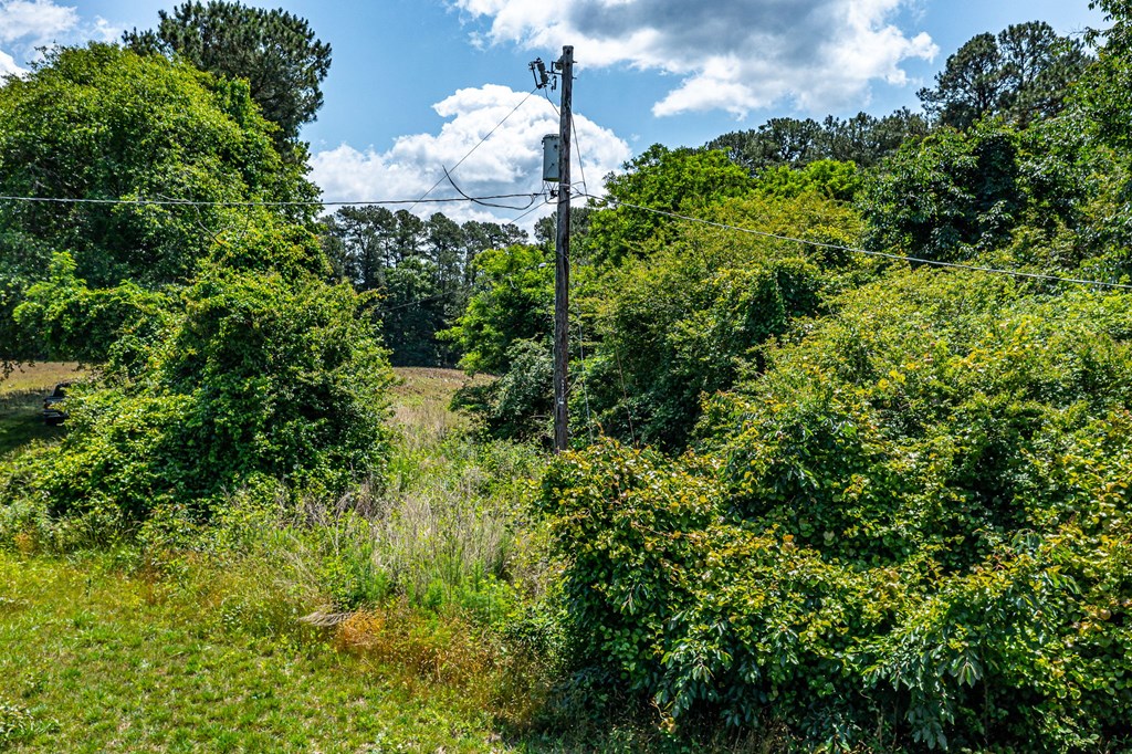 1439 North River Road