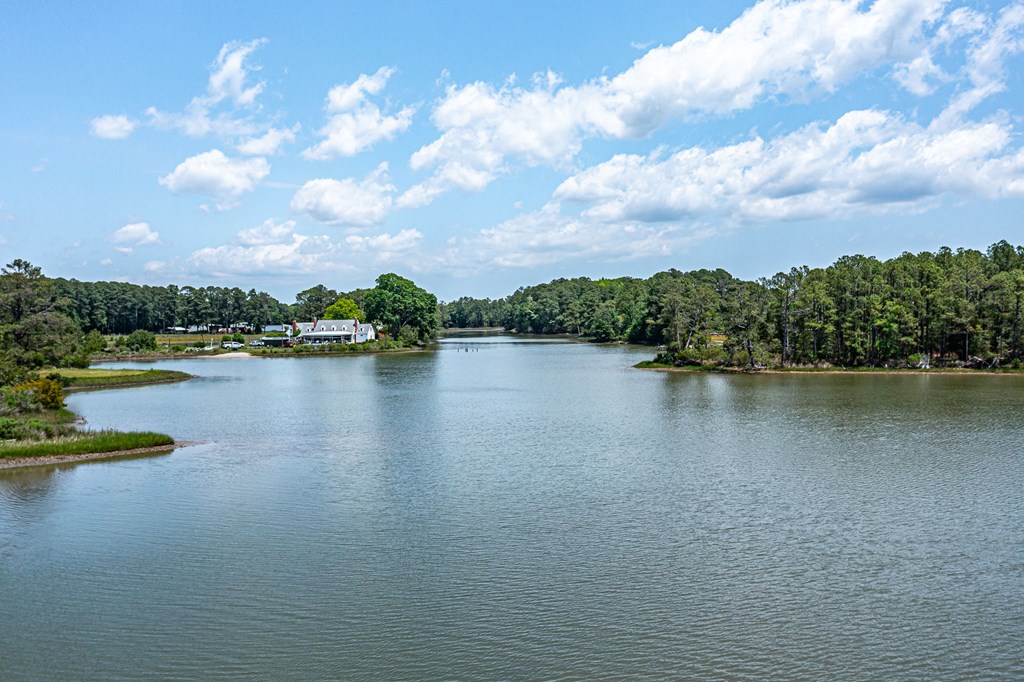 1439 North River Road