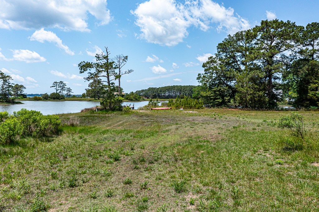 1439 North River Road