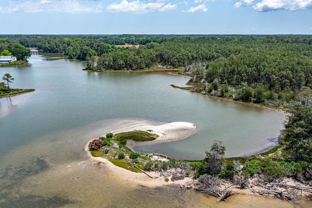 1439 North River Road