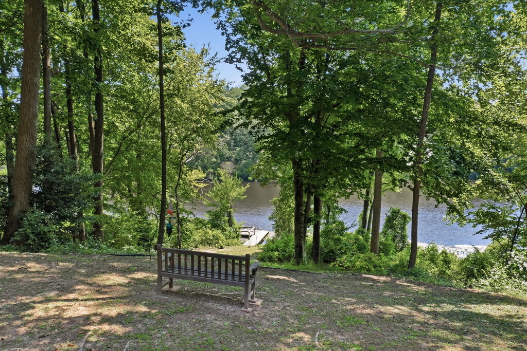 32 Shoreline Drive