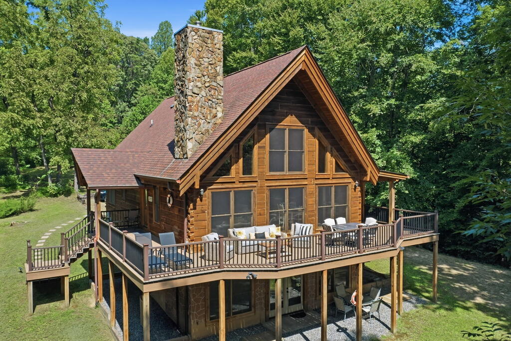 32 Shoreline Drive