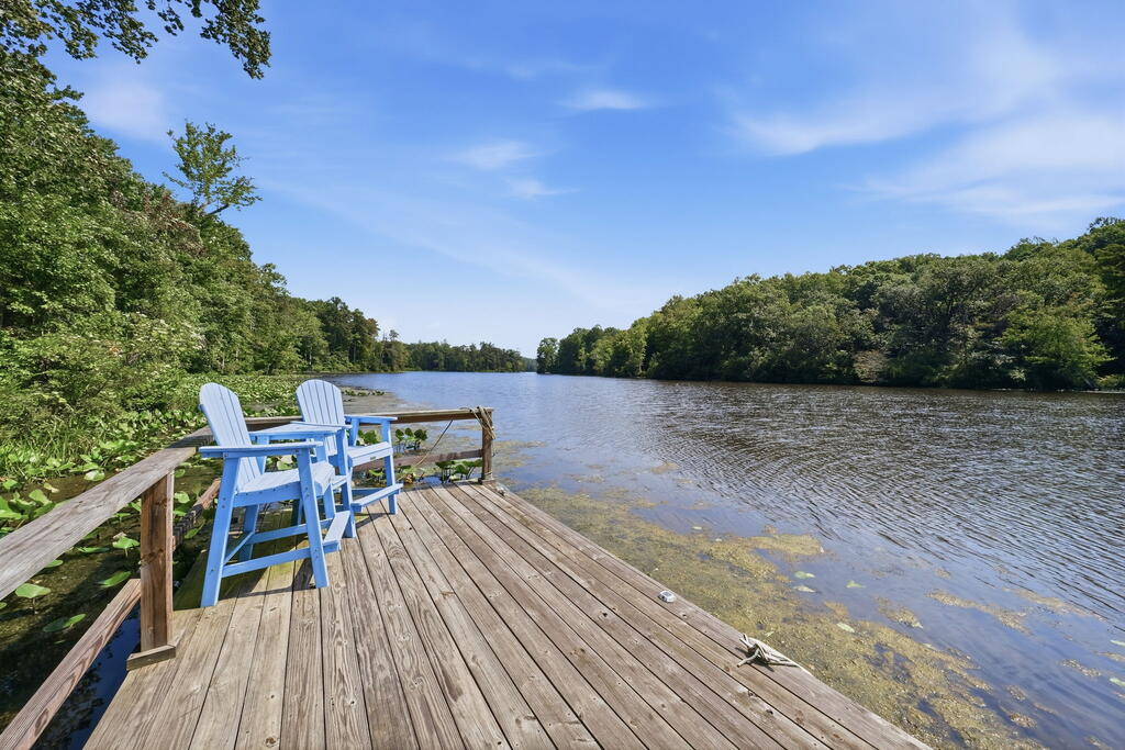 32 Shoreline Drive