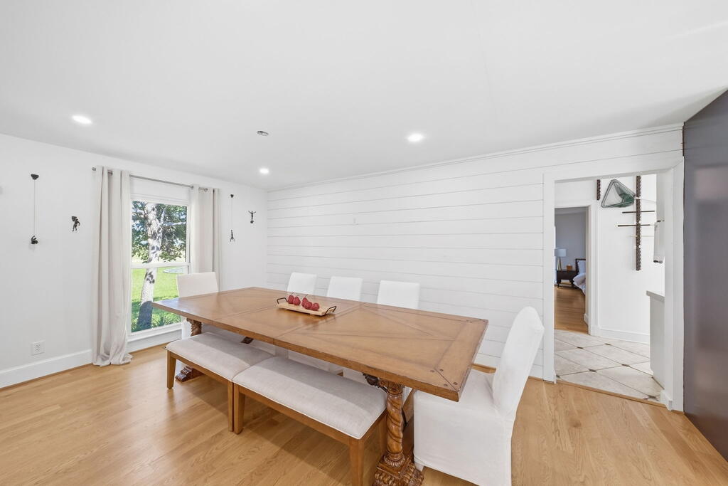 88 Canoe Place