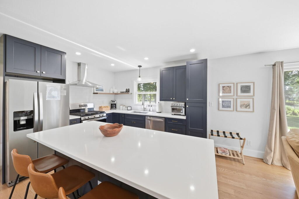 88 Canoe Place