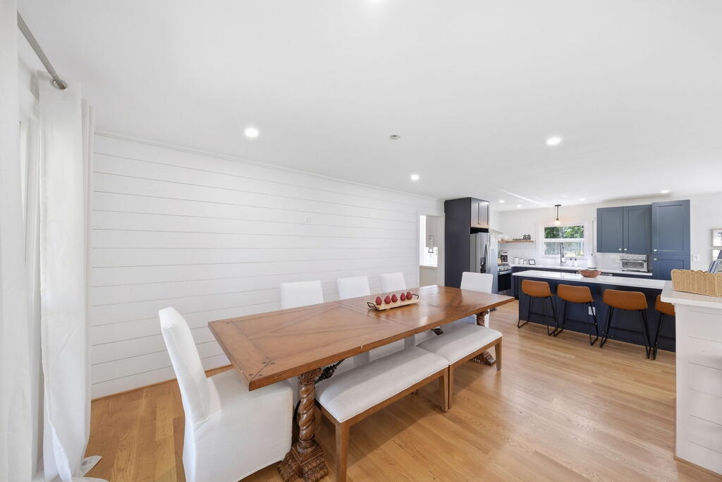 88 Canoe Place