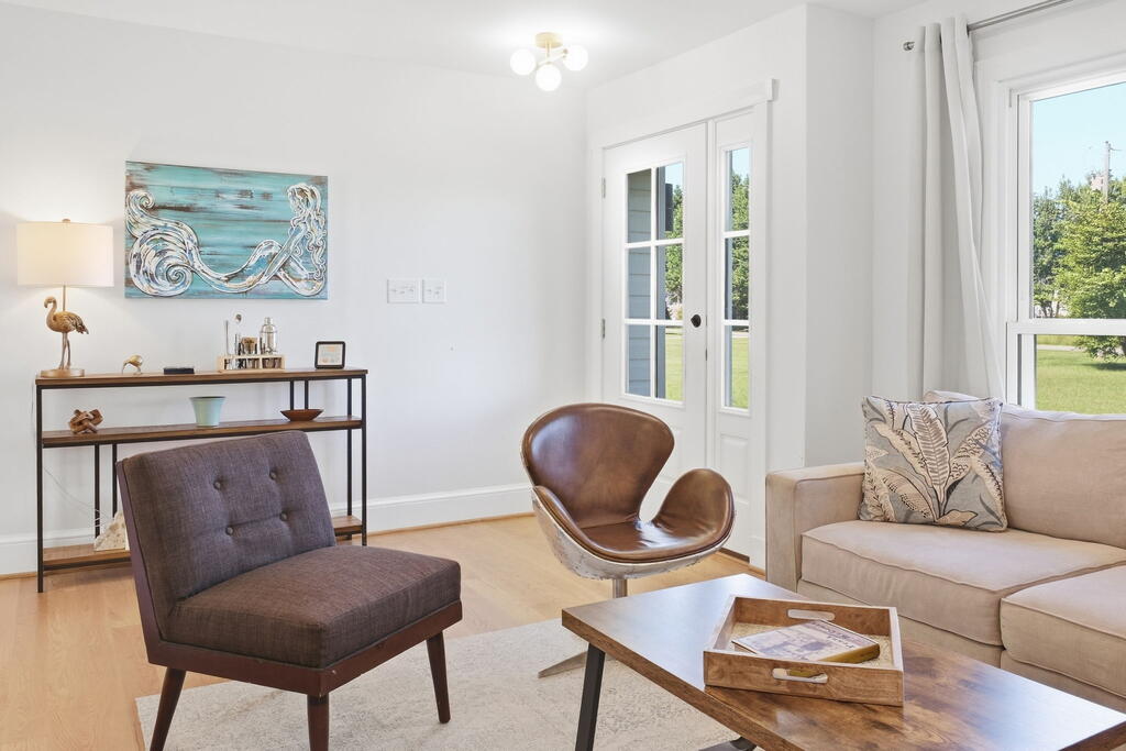 88 Canoe Place
