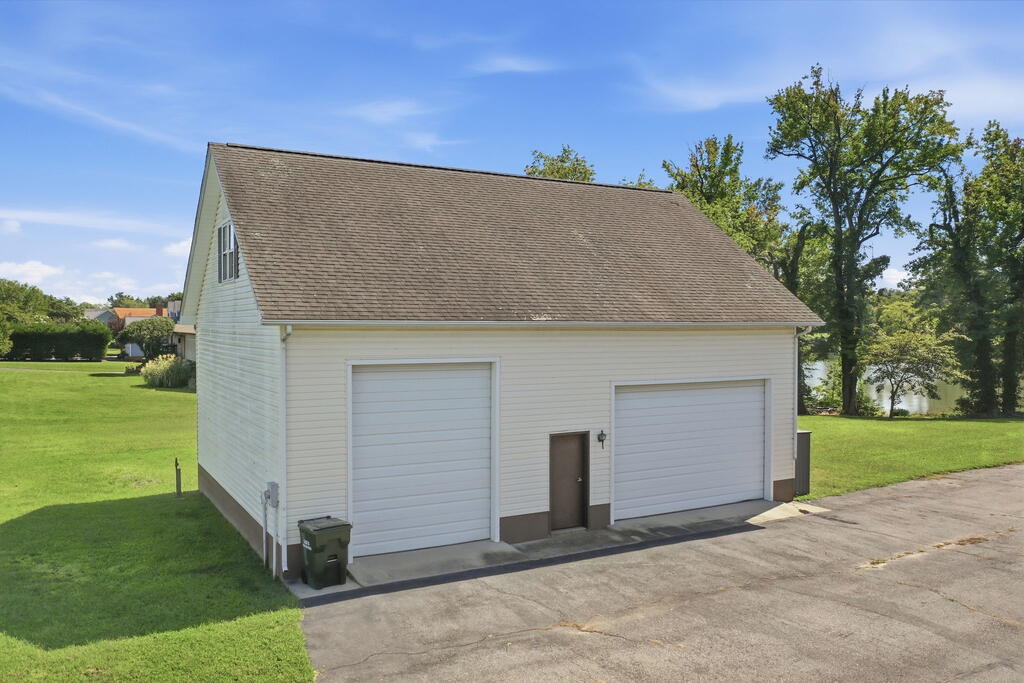 88 Canoe Place