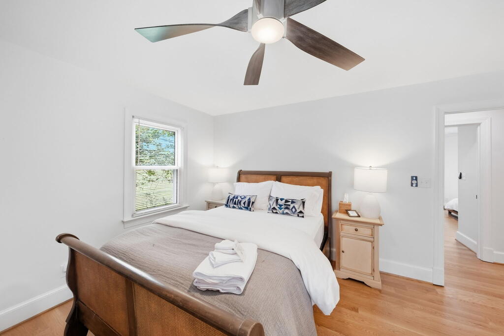 88 Canoe Place