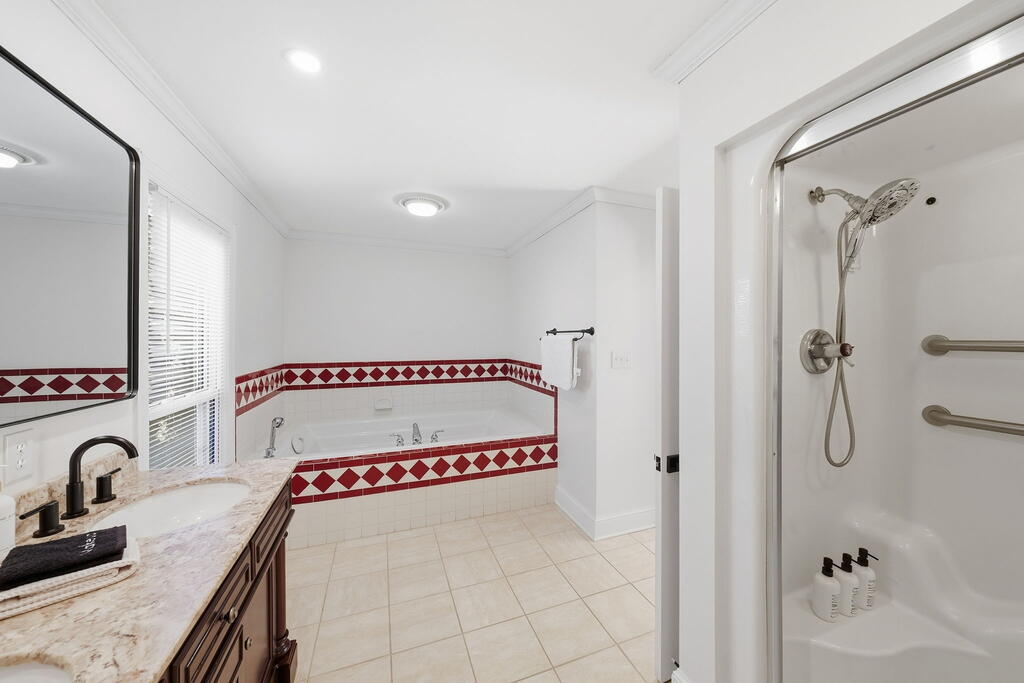 88 Canoe Place