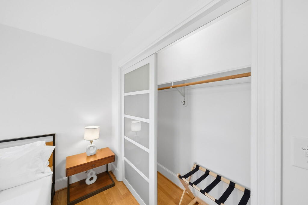 88 Canoe Place