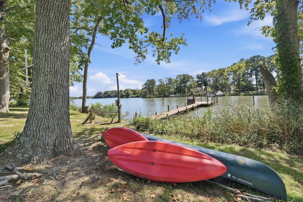 88 Canoe Place