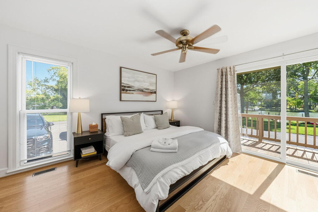 88 Canoe Place