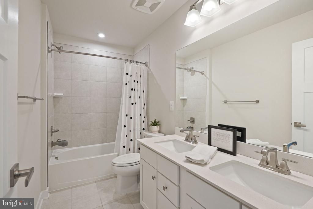 6529 BOB WHITE DRIVE