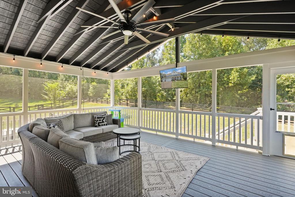6529 BOB WHITE DRIVE