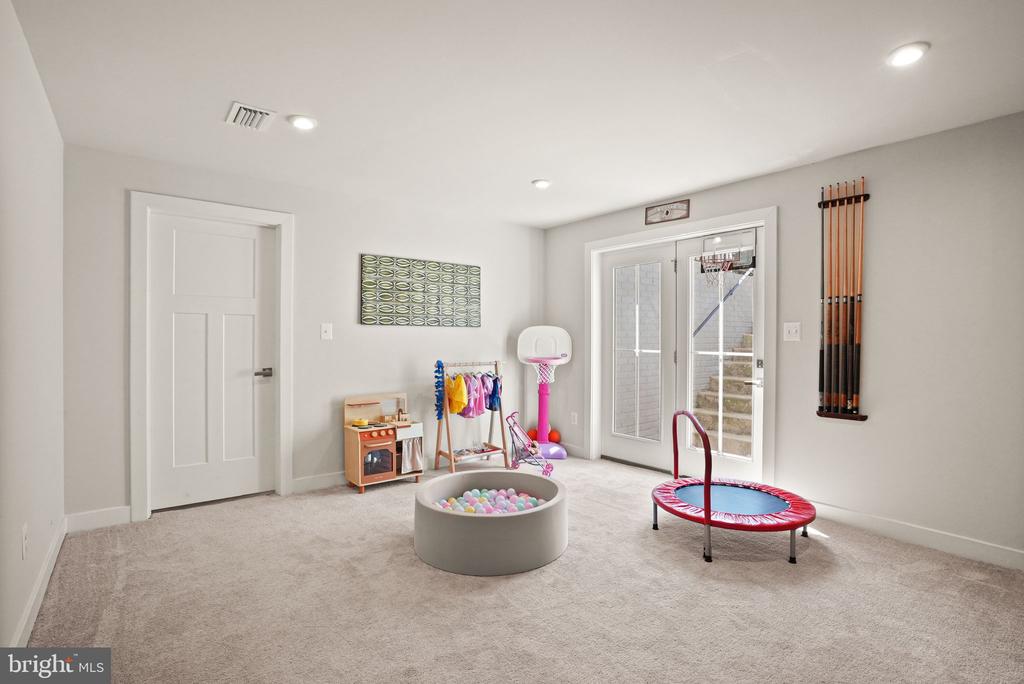 6529 BOB WHITE DRIVE