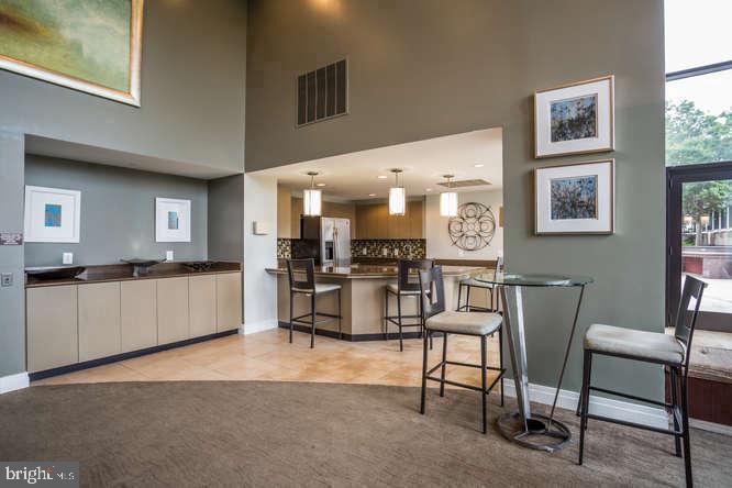 2451 MIDTOWN AVE #1617