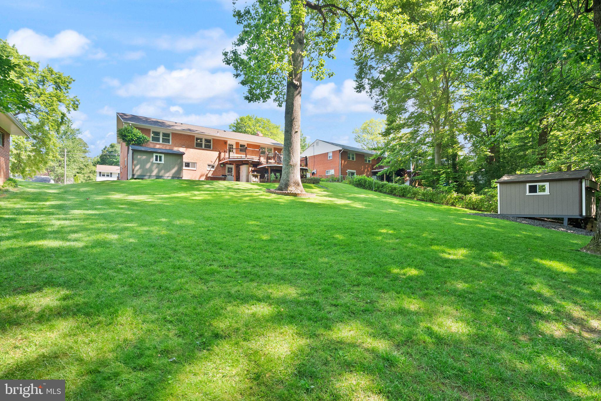 5634 Inverchapel Rd